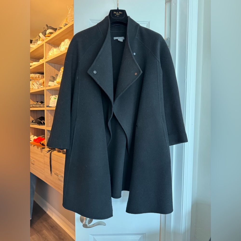 Vince coat .